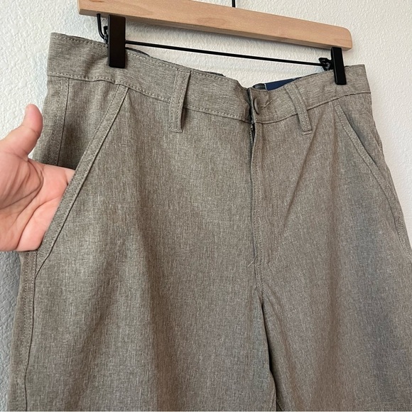 NWT Croft & Barrow Traveler Collection Tan Brown Light Weight Shorts- Size 32 - Picture 5 of 7